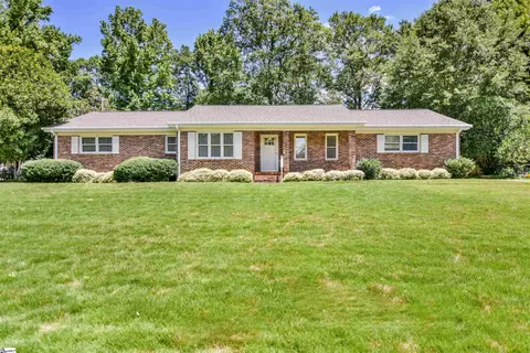 111 Hillpine Dr, Simpsonville, SC 29681