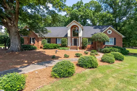 11 Holland East Ct, Simpsonville, SC 29681