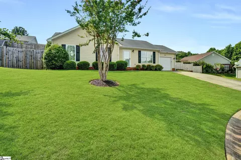 504 Appling Ct, Greer, SC 29651