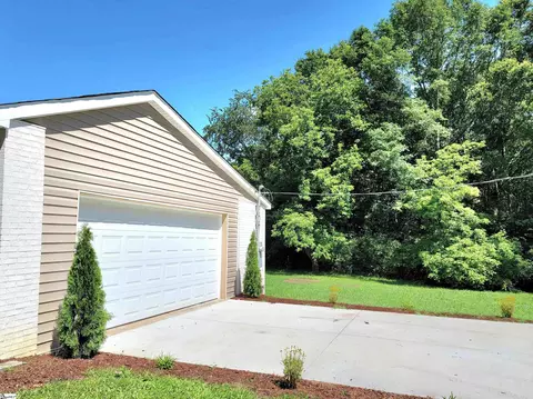 Exterior - 528 Old Hundred Rd, Pelzer, SC 29669 photo 3 of 8