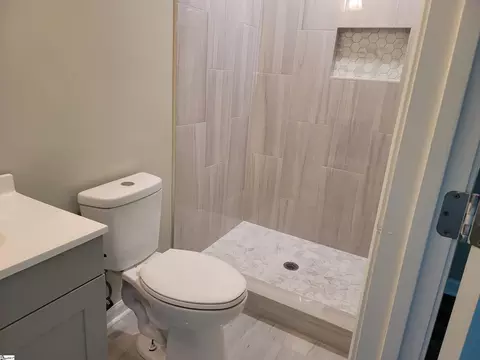 Bath - 528 Old Hundred Rd, Pelzer, SC 29669 photo 1 of 5