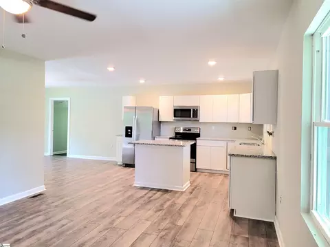 Kitchen - 528 Old Hundred Rd, Pelzer, SC 29669 photo 6 of 6