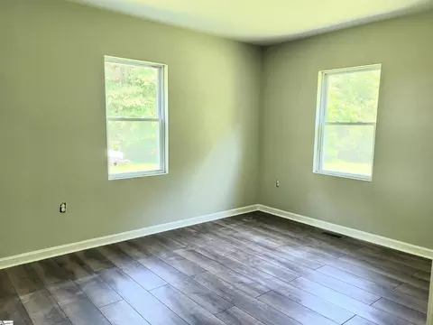 Bedroom - 528 Old Hundred Rd, Pelzer, SC 29669 photo 3 of 4