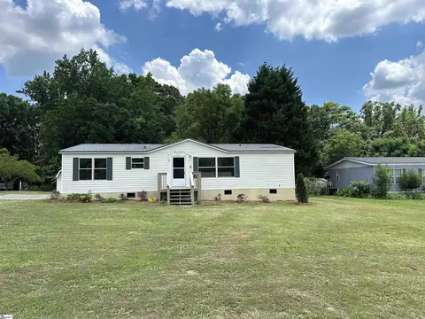 109 Bow Knot Ln, Gray Court, SC 29645