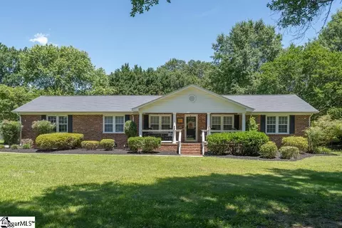 140 Eastview Cir, Simpsonville, SC 29681