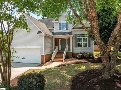 4 Crevasse Ln, Greenville, SC 29617
