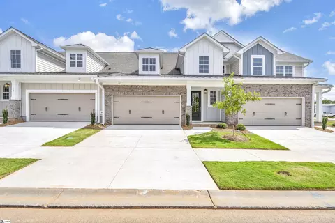 8 Red Lion Rd, Greenville, SC 29607
