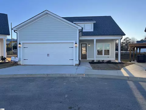 111 Cottage Ln, Greenwood, SC 29649