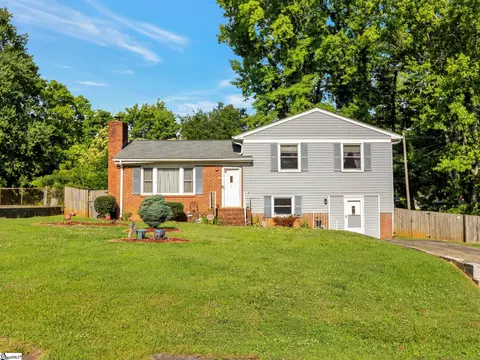 5 Pinefield Dr, Greenville, SC 29605