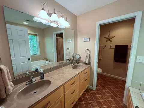 Bath - 104 E Commodore Dr, Cross Hill, SC 29332 photo 1 of 5