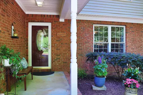 Exterior - 104 E Commodore Dr, Cross Hill, SC 29332 photo 2 of 4