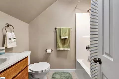 Bath - 104 E Commodore Dr, Cross Hill, SC 29332 photo 4 of 5
