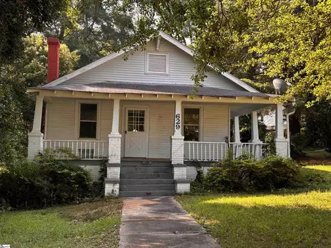 629 Chestnut St, Laurens, SC 29360