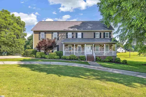 108 Silver Ridge Ct, Greer, SC 29651