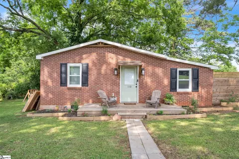 110 Malibu Ct, Seneca, SC 29678
