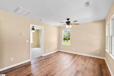 Living - 1002 Overbrook Dr, Seneca, SC 29678 photo 3 of 5