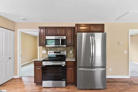 Kitchen - 1002 Overbrook Dr, Seneca, SC 29678 photo 3 of 3