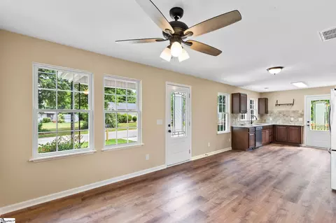 Living - 1002 Overbrook Dr, Seneca, SC 29678 photo 1 of 5