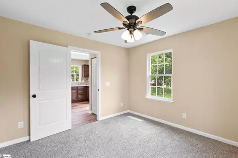 Bedroom - 1002 Overbrook Dr, Seneca, SC 29678 photo 6 of 8
