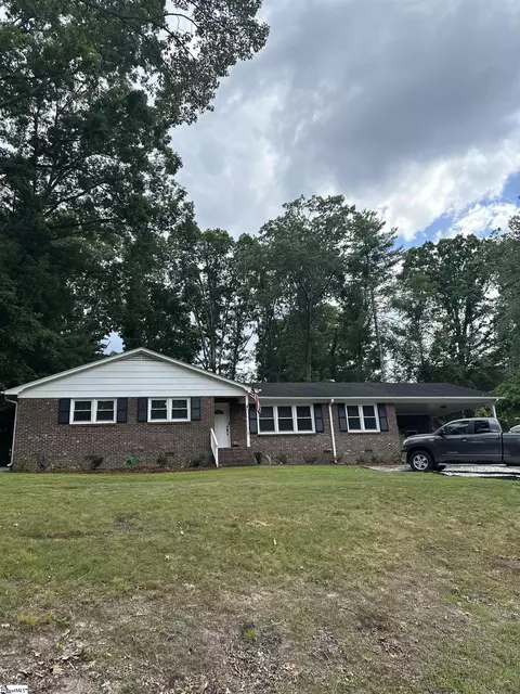 8 Confederate Cir, Taylors, SC 29687