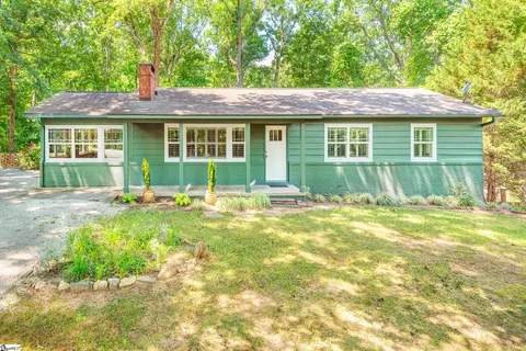 122 Lanier Dr, Landrum, SC 29356