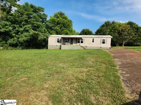 310 Ridge Rd, Wellford, SC 29385