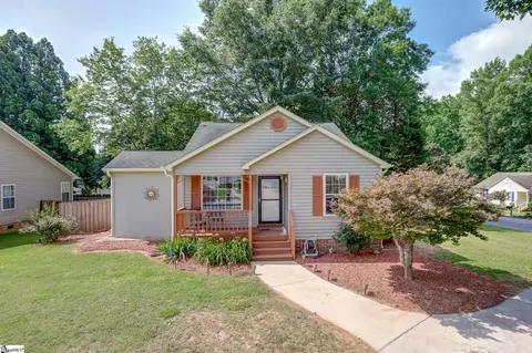 100 Oak Valley Dr, Simpsonville, SC 29681