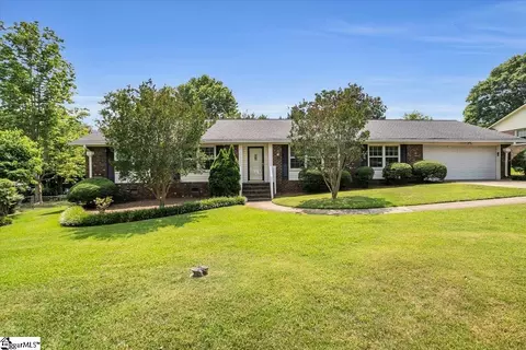 104 Wellington Dr, Mauldin, SC 29662