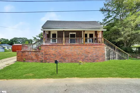 11 Blake St, Pelzer, SC 29669