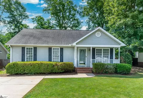 403 Oak Valley Dr, Simpsonville, SC 29681