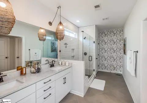 Bath - 589 Backacre Ct, Greer, SC 29651 photo 1 of 3