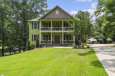 621 Sulphur Springs Rd, Greenville, SC 29617