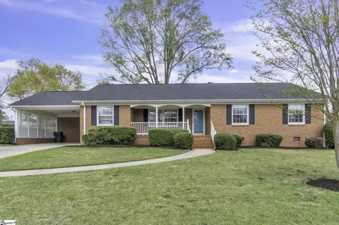 11 Melbourne Ln, Greenville, SC 29615