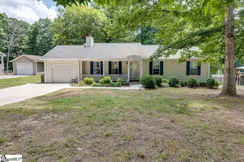 180 Bagwell St, Easley, SC 29640
