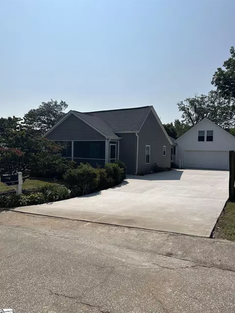 59 Orr St, Greenville, SC 29605