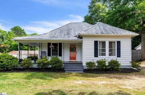45 Main St, Pelzer, SC 29669