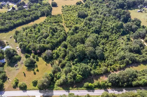 2270 Davis Rd, Woodruff, SC 29388 photo 10