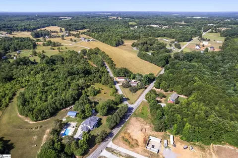 2270 Davis Rd, Woodruff, SC 29388 photo 5