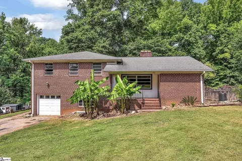 105 River Oaks Dr, Greenville, SC 29611