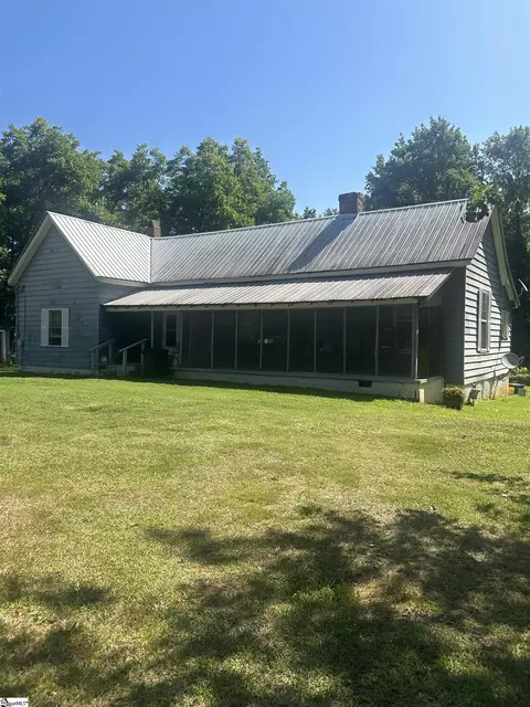 316 Pullham Rd, Greenwood, SC 29646
