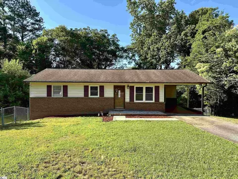 114 Tranquility Rd, Spartanburg, SC 29307
