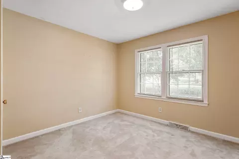 Bedroom - 331 Pinehurst Dr, Mauldin, SC 29662 photo 2 of 6