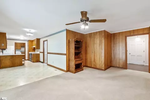 Living - 331 Pinehurst Dr, Mauldin, SC 29662 photo 2 of 5