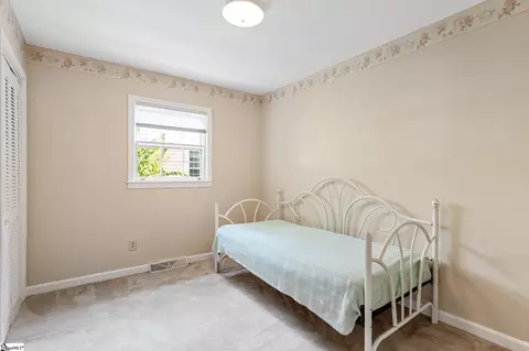 Bedroom - 331 Pinehurst Dr, Mauldin, SC 29662 photo 5 of 6