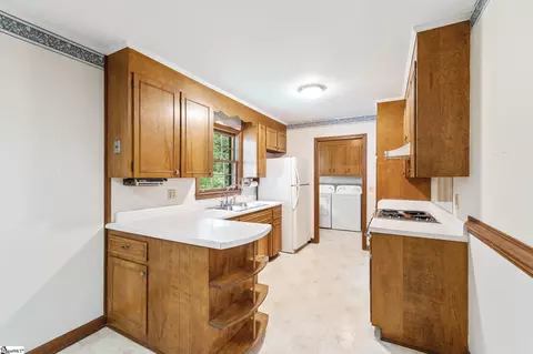 Kitchen - 331 Pinehurst Dr, Mauldin, SC 29662 photo 1 of 3