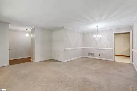 Living - 331 Pinehurst Dr, Mauldin, SC 29662 photo 4 of 5