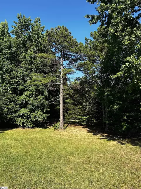 765 Tinsberry Ln, Inman, SC 29349