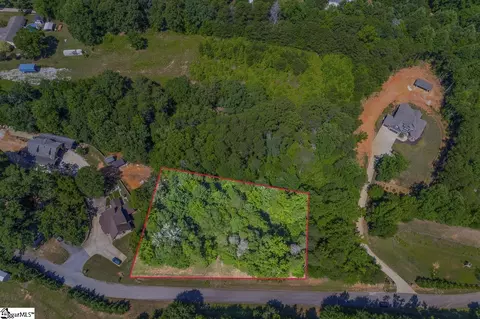 11 Cougar Ln, Greenville, SC 29609