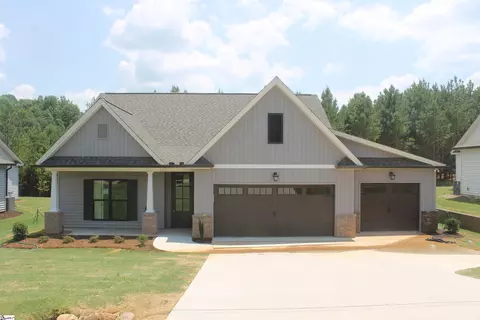 69 Dendy St, Pelzer, SC 29669