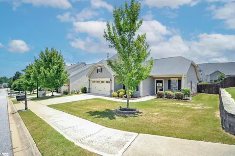 200 Damascus Dr, Simpsonville, SC 29681